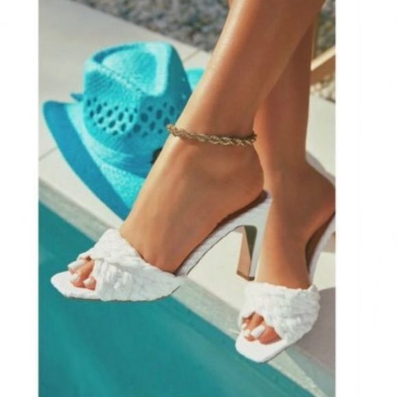My Poshtique Shoes - !! NEW !! Raffia Mule Heels in White